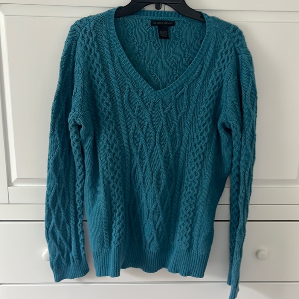 V-neck Press wake and your sweater